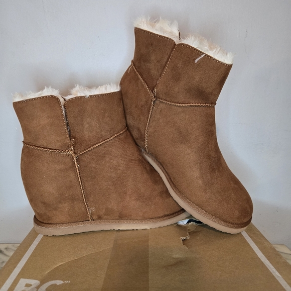 BC undecided vegan suede flat wedge boots - Womens Size 9.5 - Picture 3 of 8